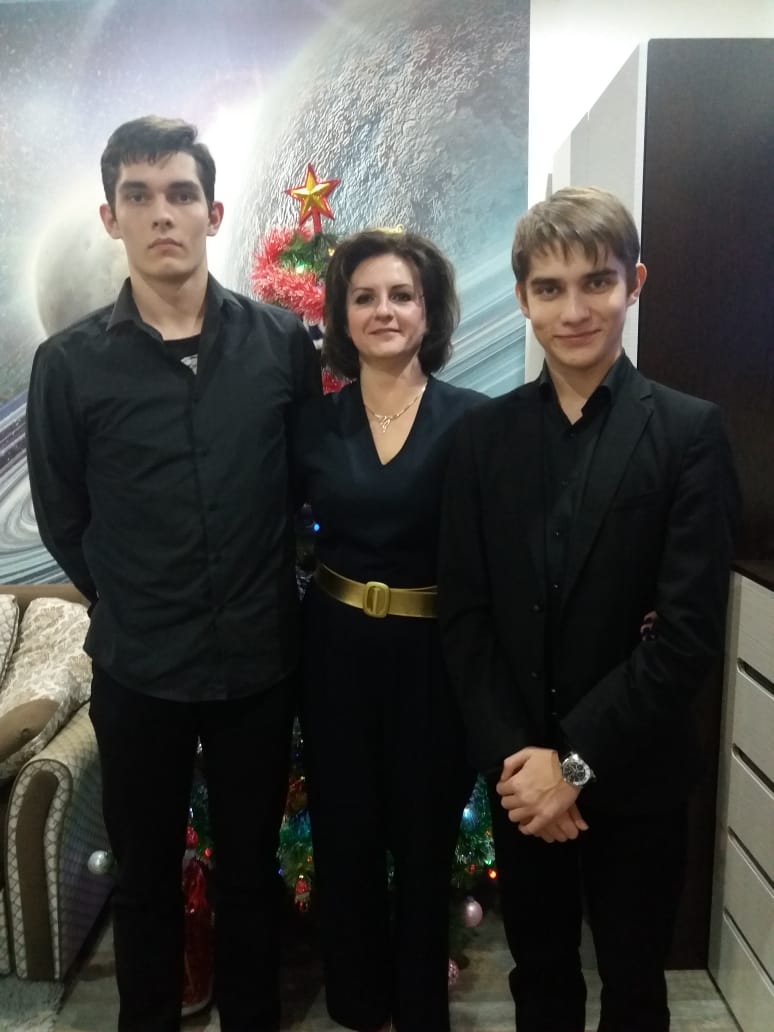 Татьяна Владимировна с сыновьями
