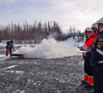 На промплощадке Оленегорского ГОКа прошёл конкурс по отработке навыков пожаротушения и оказанию первой помощи