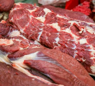 В Оленегорске торговали мясом без документов